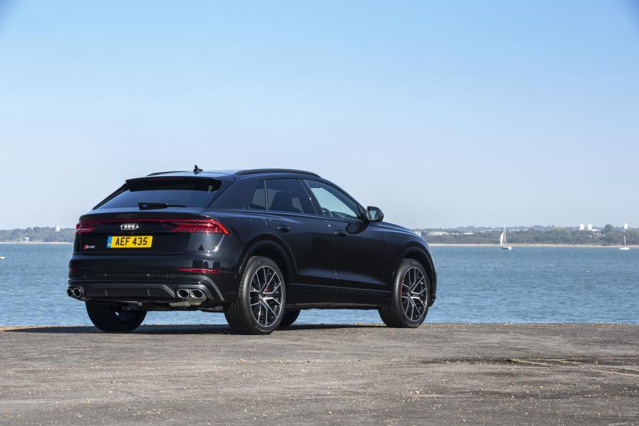  Audi SQ8 TDI 2019 года  (UK) (фото 6 из 40)